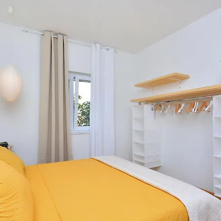 Pepica Daire Postira