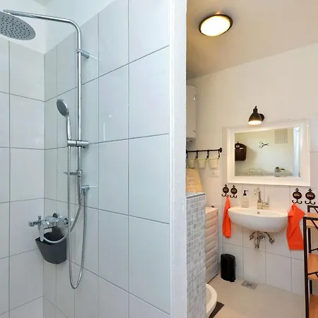 Pepica Daire Postira